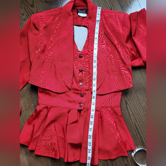 Vintage Gorgeous Red 2 pc dress, like new condition, Dry Cleaned - Picture 14 of 14